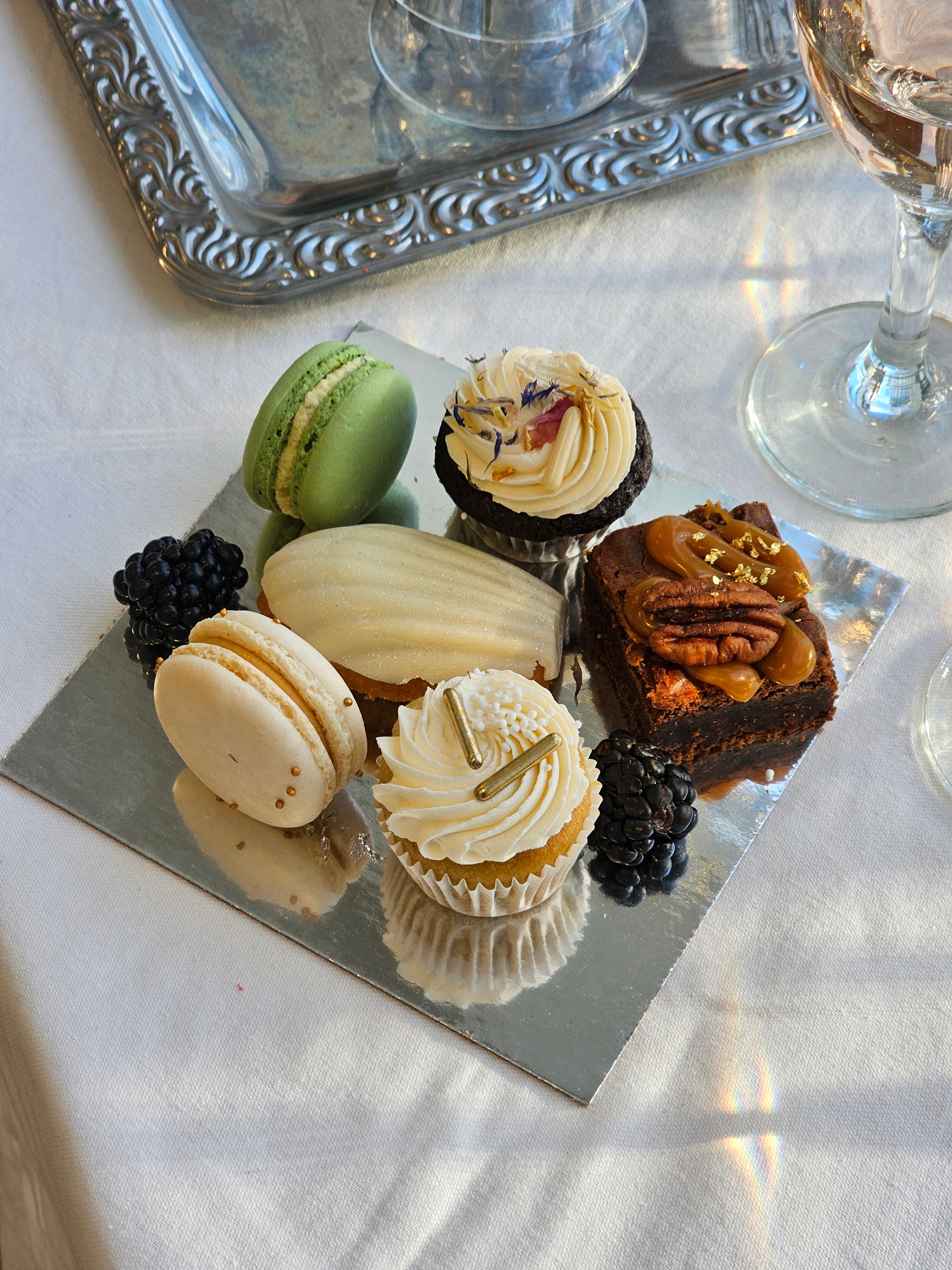 Cake tapas with Madeleines