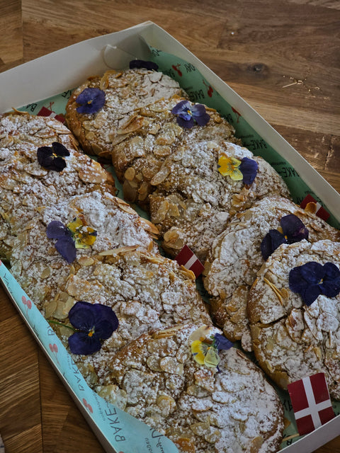 Chunky filled cookies