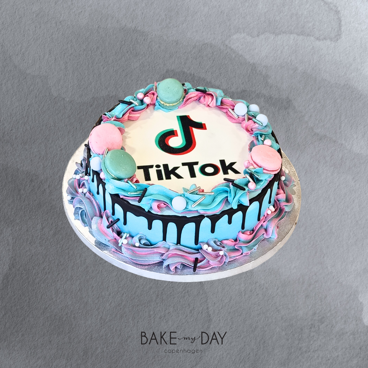 Cake with edible print