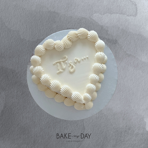 Hjerteformet gender reveal kage