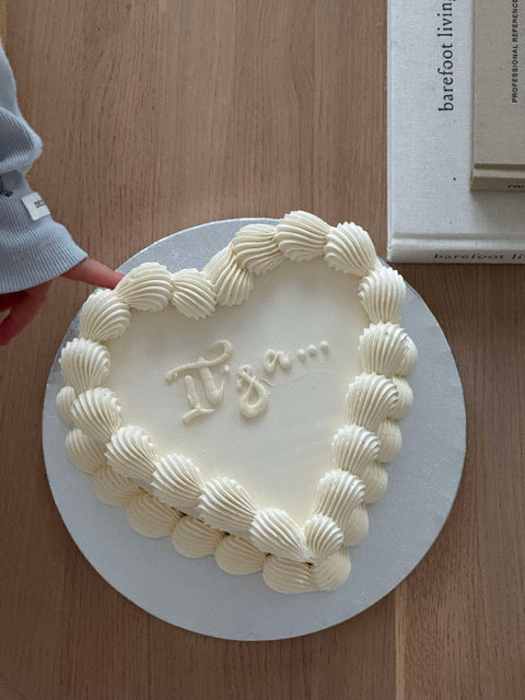 Hjerteformet gender reveal kage