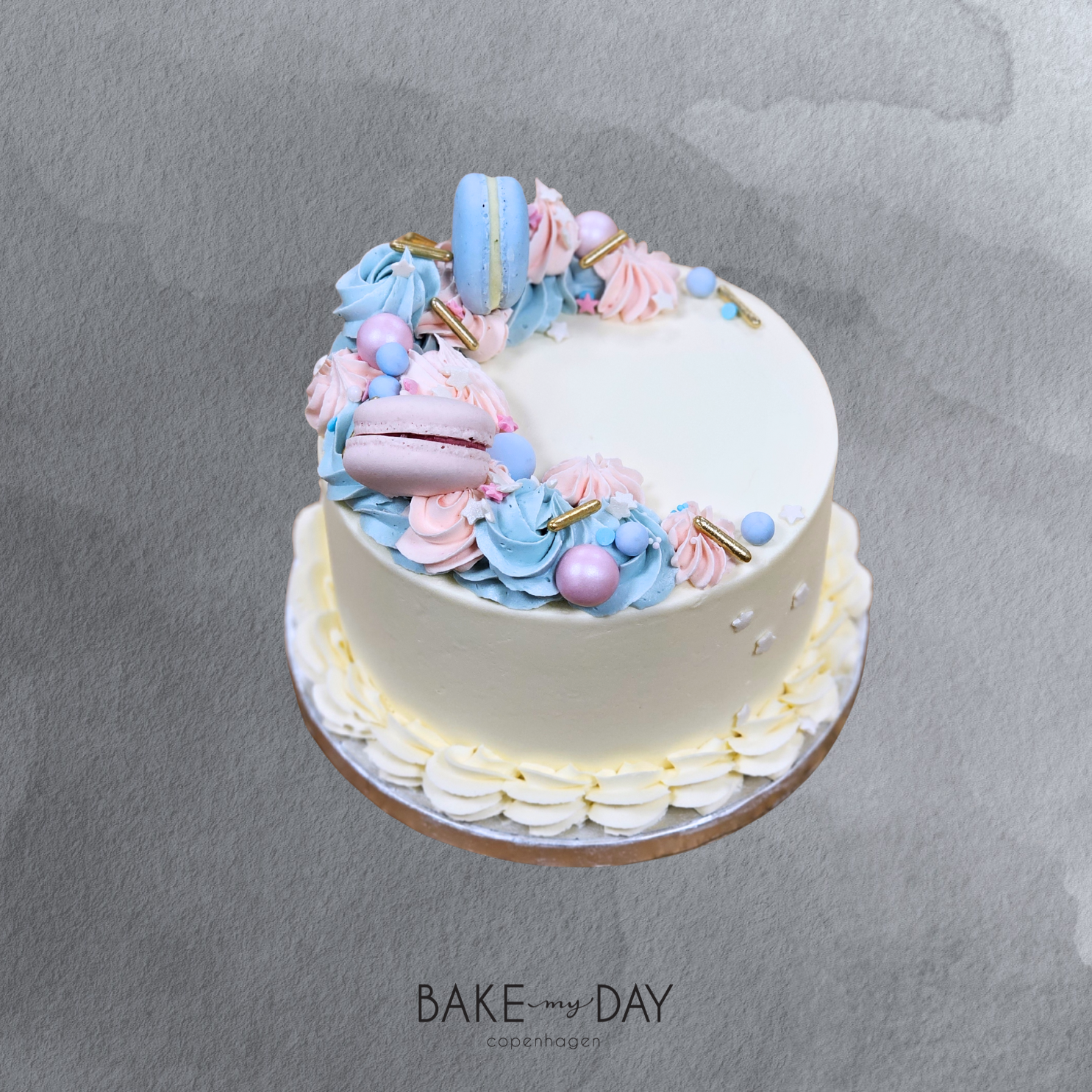 Gender reveal cake