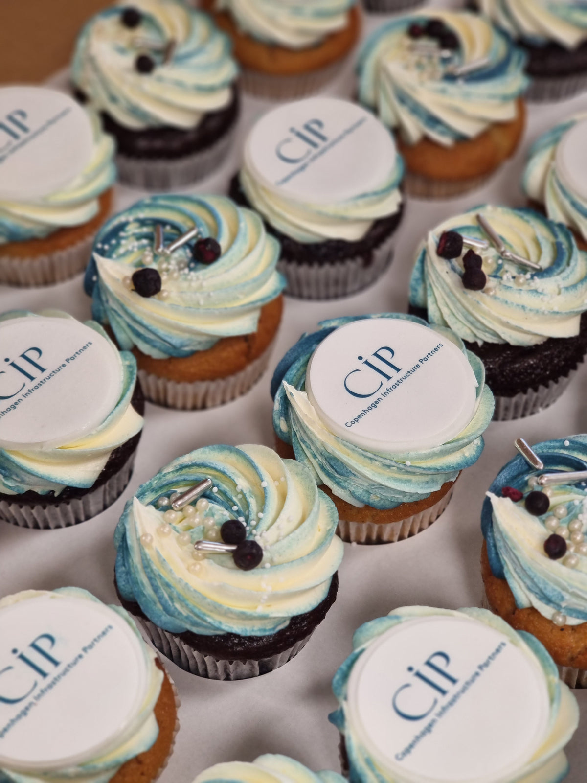 Logo cupcakes