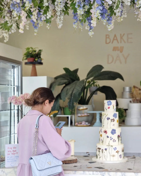 Festkage med pressede blomster