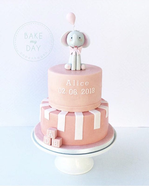 Dåbskage med striber og elefant