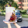 Cylinderkage med friske blomster